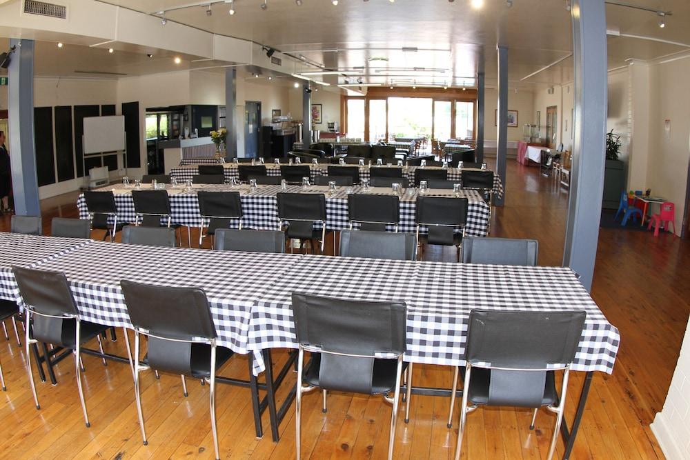 Townhouse Motel Cowra Ngoại thất bức ảnh