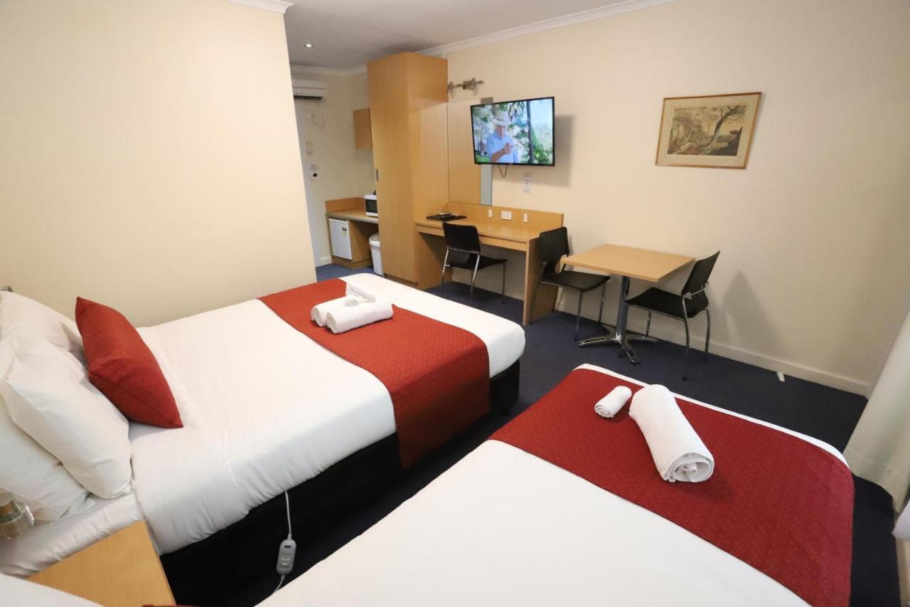 Townhouse Motel Cowra Ngoại thất bức ảnh