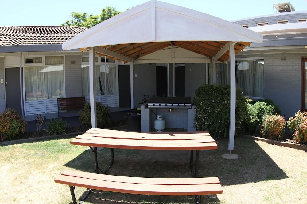 Townhouse Motel Cowra Ngoại thất bức ảnh