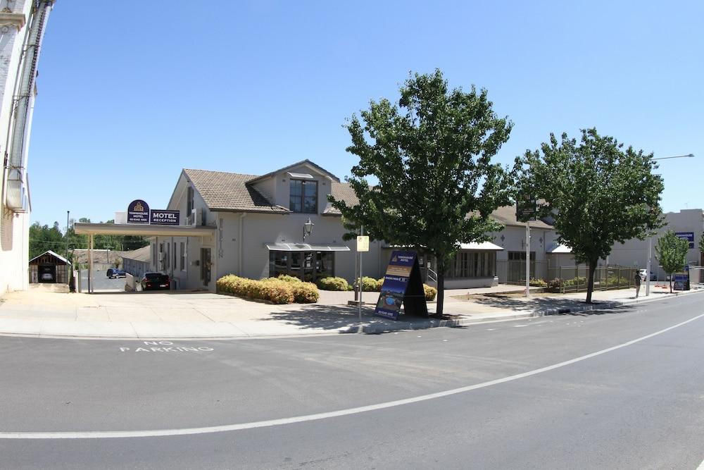 Townhouse Motel Cowra Ngoại thất bức ảnh