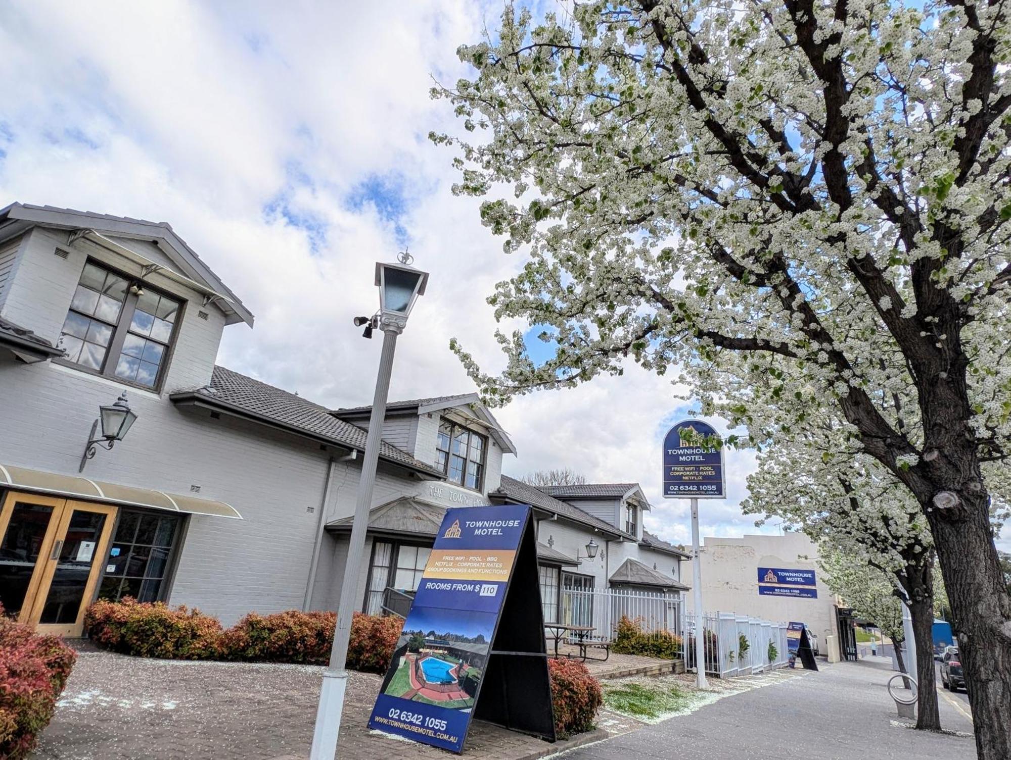Townhouse Motel Cowra Ngoại thất bức ảnh