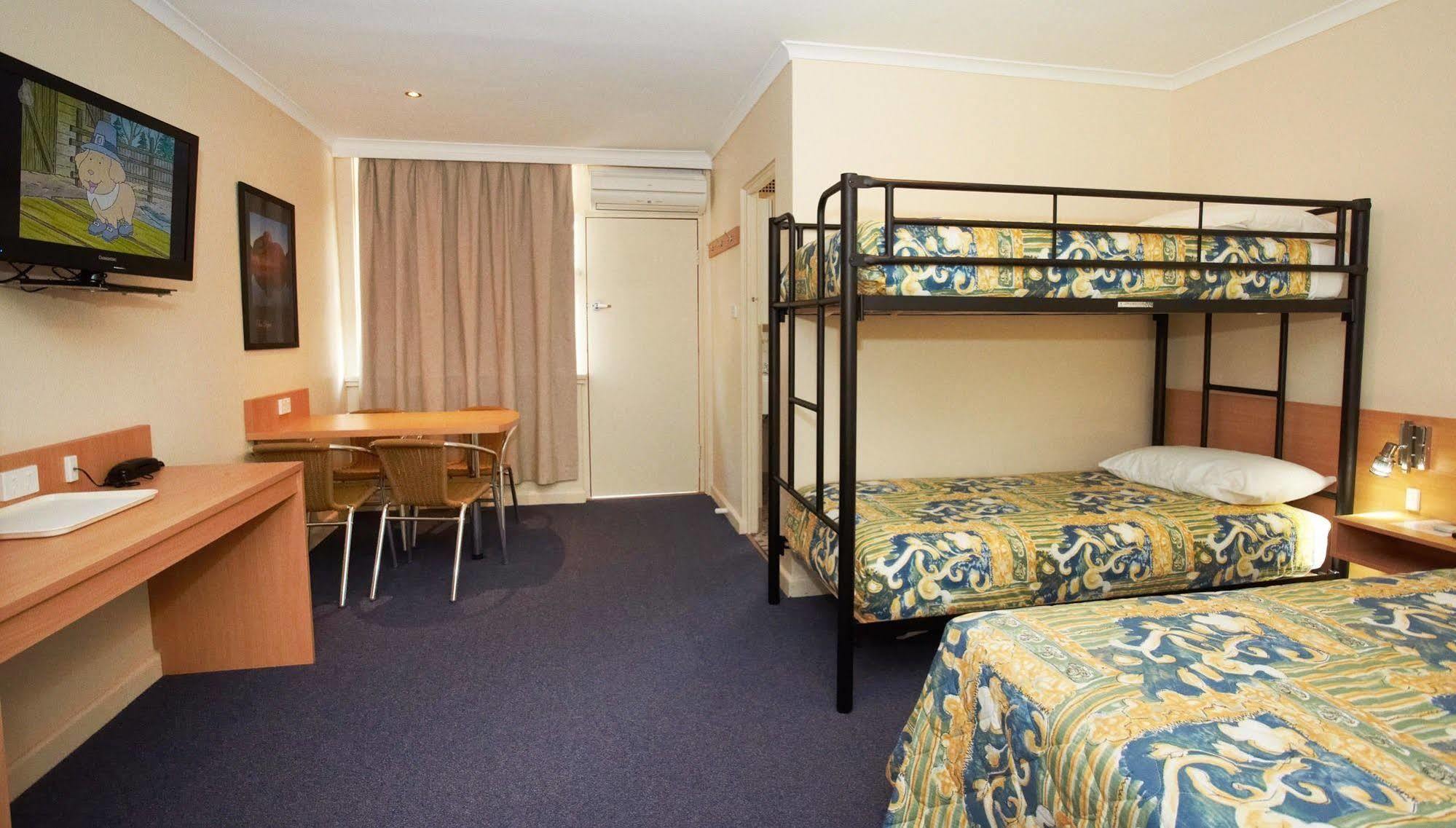 Townhouse Motel Cowra Ngoại thất bức ảnh