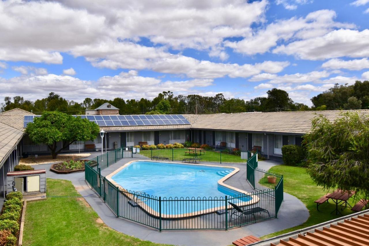 Townhouse Motel Cowra Ngoại thất bức ảnh