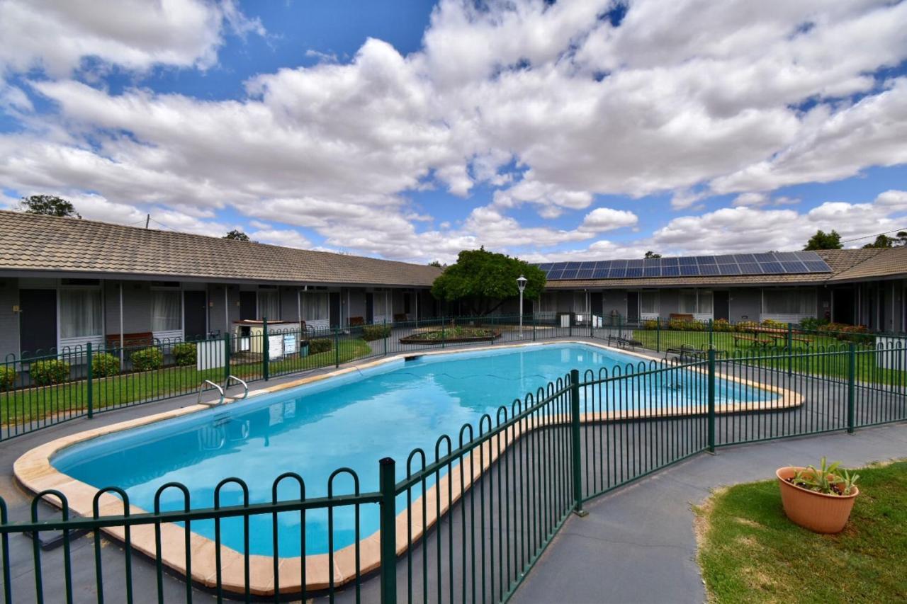 Townhouse Motel Cowra Ngoại thất bức ảnh